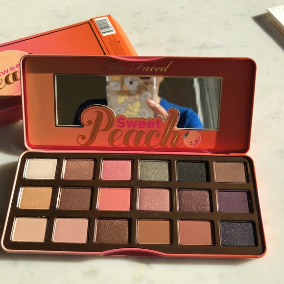 Too Faced Sweet Peach Palette - Picture 3 of 5